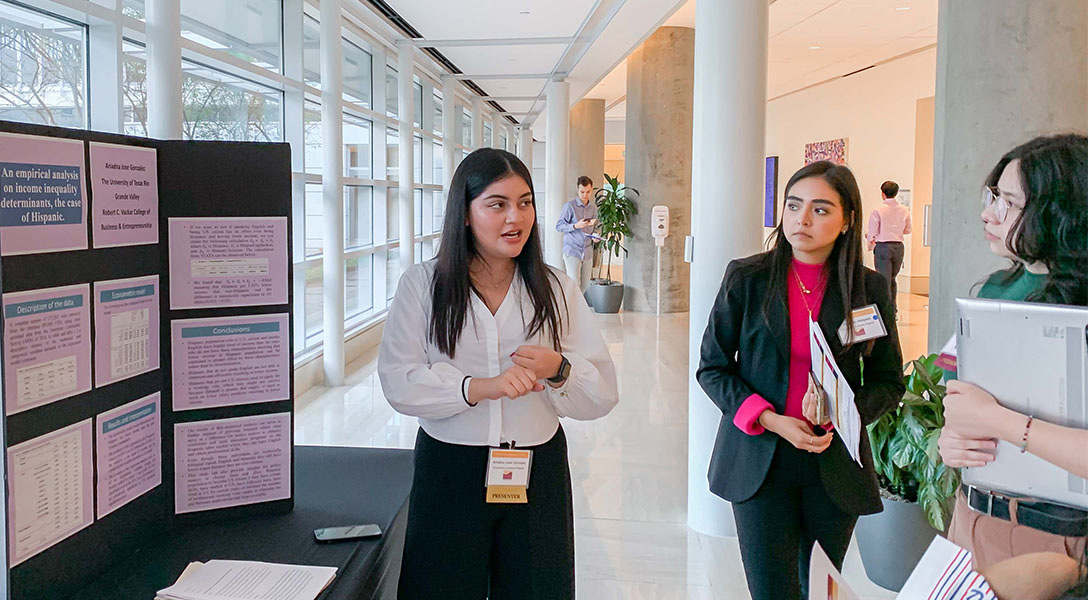 17th Annual Economics Scholars Program Conference For Undergraduate