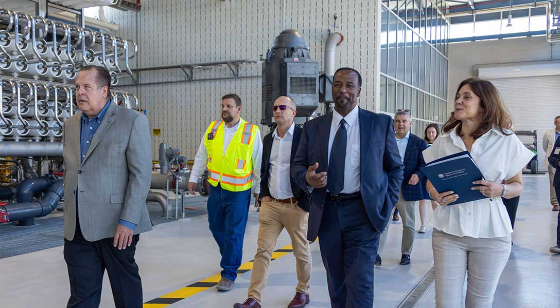 President Logan, El Paso Branch board Chair Von Washington and other members of the Dallas Fed delegation tour El Paso’s water desalination plant.
