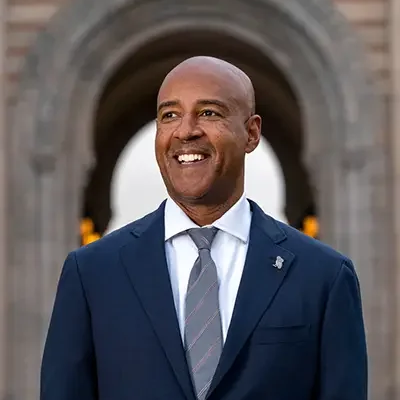 Headshot of Reginald DesRoches